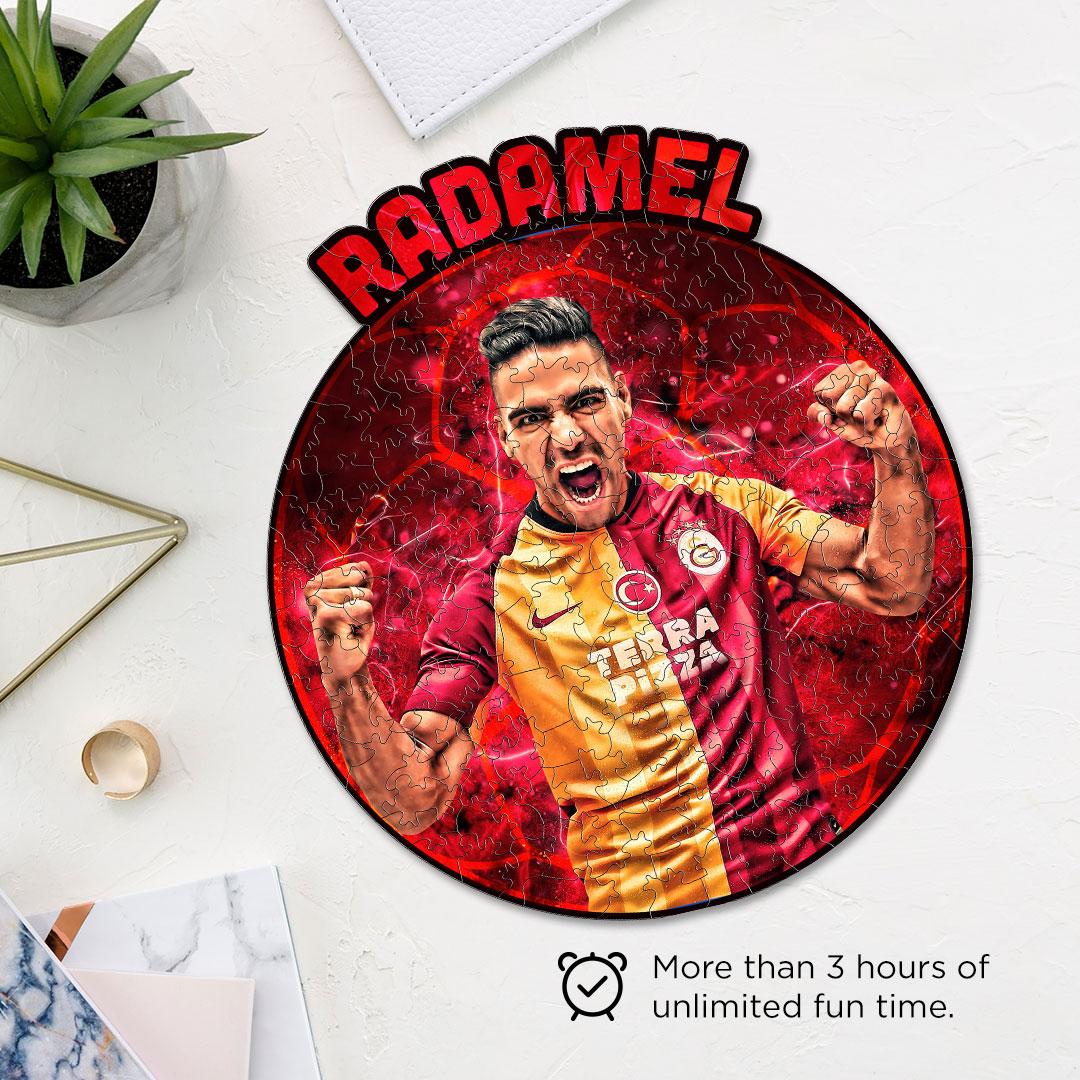 Radamel Falcao jigsaw puzzle created for the football lovers with unique shapes